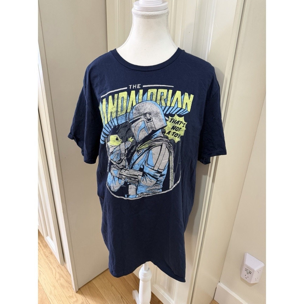 Star‎ Wars The Mandalorian Grogu Baby Yoda Graphic T-Shirt Large Unisex